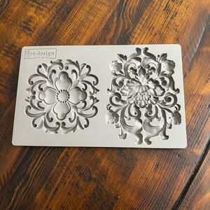 Re-Design by Prima Silicone Decor Mold Ornate “Kingsbury Medallion”